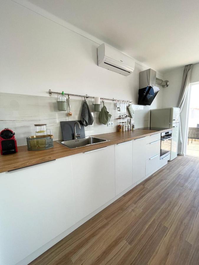 Sun Waves Beach Apartment Portimao Exterior photo